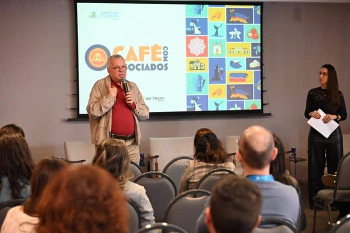 Café com associados do Destino Floripa no LK Design Hotel