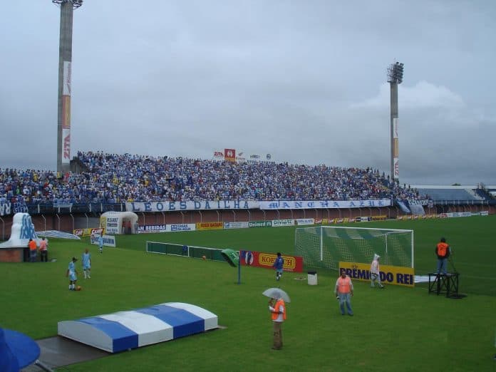 Arquibancada e gramado do Estádio da Ressacada, casa do Avaí, no bairro Carianos, em Florianópolis