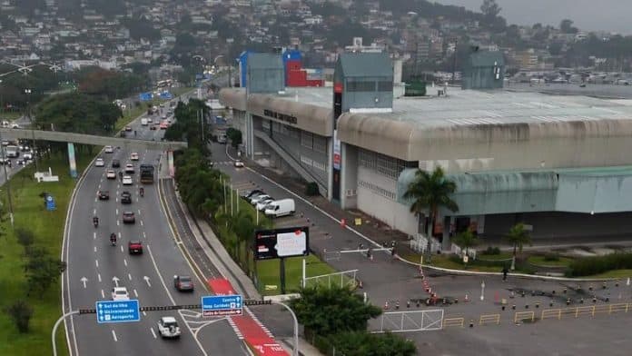 Vista aérea do CentroSul, na Avenida Governador Gustavo Richard, no Centro de Florianópolis