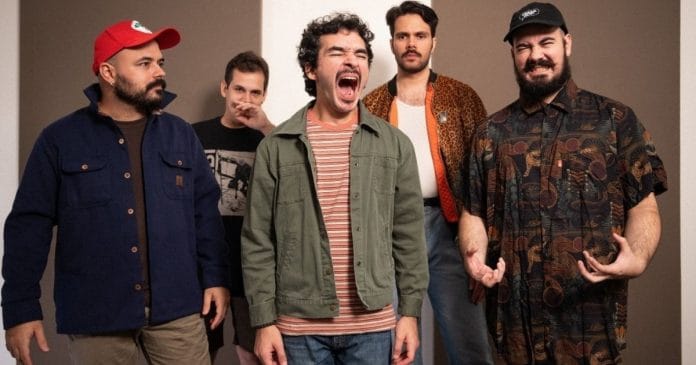 Integrantes da banda paraibana Papangu em foto de divulgação
