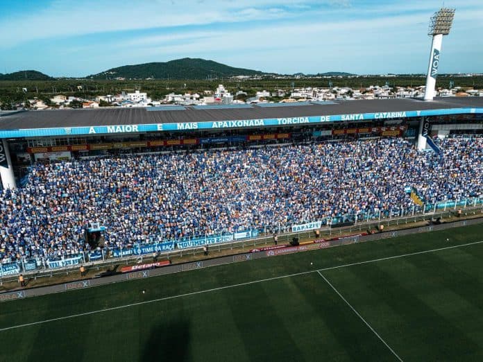 Torcida do Avaí na Ressacada em Florianópolis